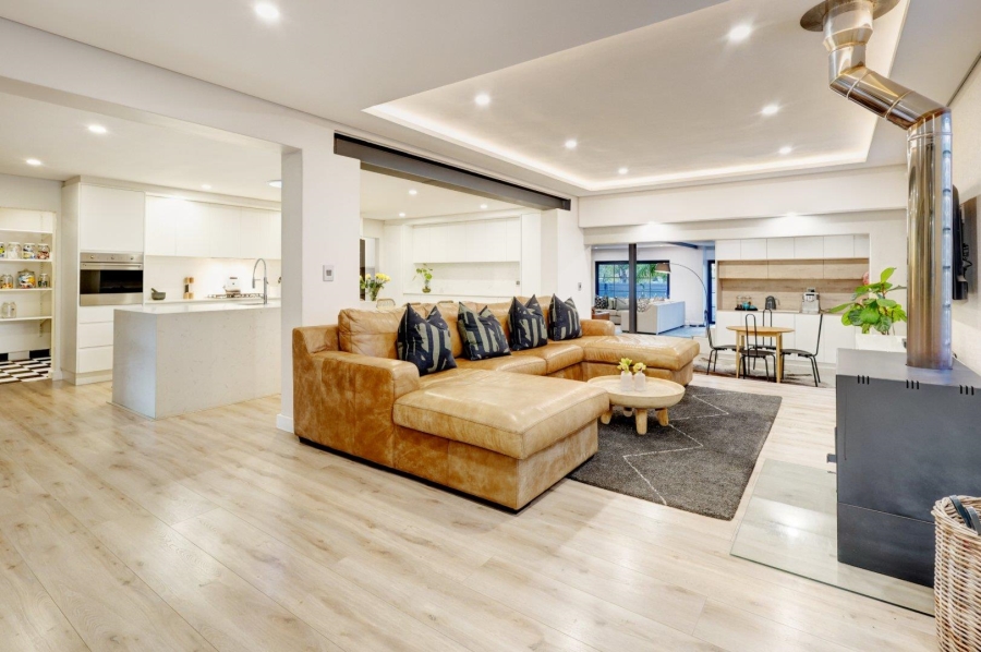 6 Bedroom Property for Sale in Welgemoed Western Cape